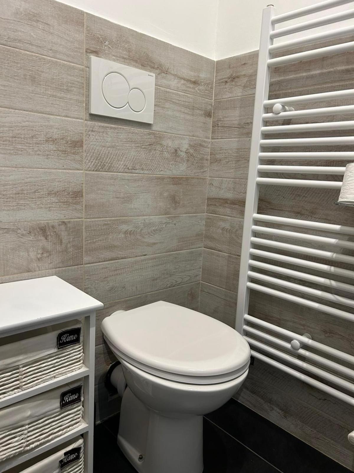 Apartamento Beb Via Sardegna Legnano Exterior foto